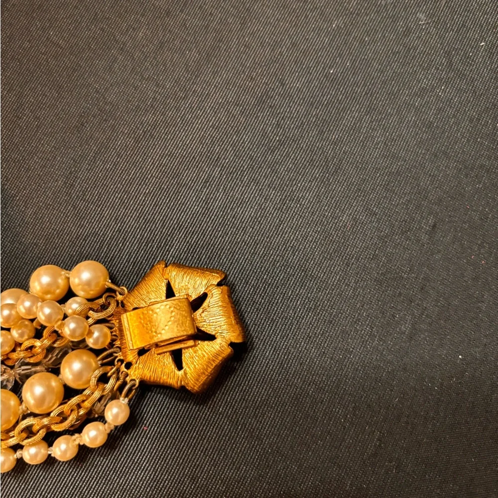 Elegant Multi-Strand Pearl and Gold Necklace - Picture 13 of 13